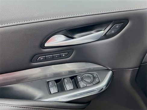 Used 2024 Cadillac XT4 Premium Luxury image 9