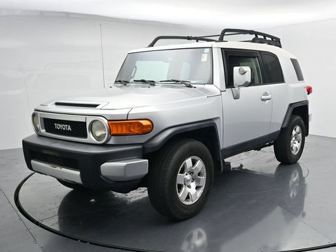 Used 2008 Toyota FJ Cruiser 4WD w/ Convenience Pkg image 3