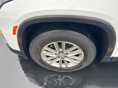 Certified 2023 Chevrolet Traverse LT image 9