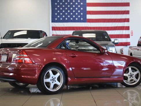 Used 2004 Mercedes-Benz SLK 230 image 35