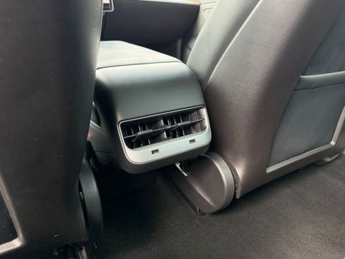 Used 2019 Tesla Model 3 Performance image 23