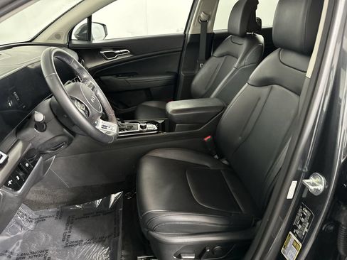 Certified 2023 Kia Sportage EX FWD image 3