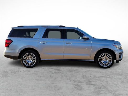 Used 2023 Ford Expedition Max Limited image 12