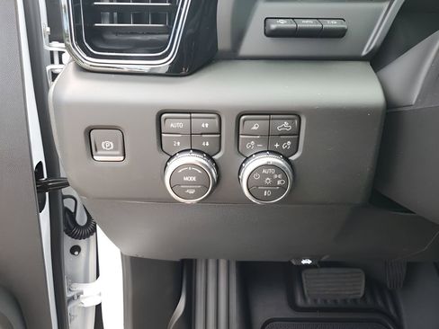 New 2026 GMC Sierra 1500 AT4X image 32