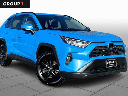 Used 2021 Toyota RAV4 XLE image 2