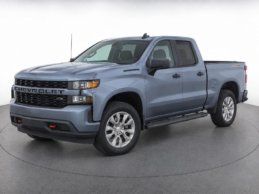 Used 2020 Chevrolet Silverado 1500 Custom w/ Custom Convenience Package AWD/4WD image 2