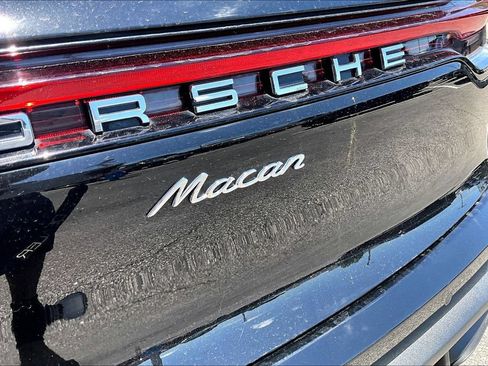 Used 2025 Porsche Macan AWD/4WD image 20