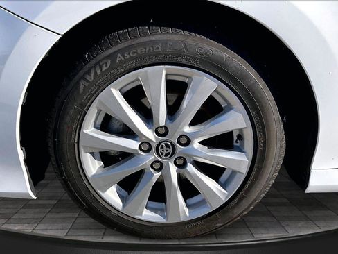 Used 2020 Toyota Camry LE image 25