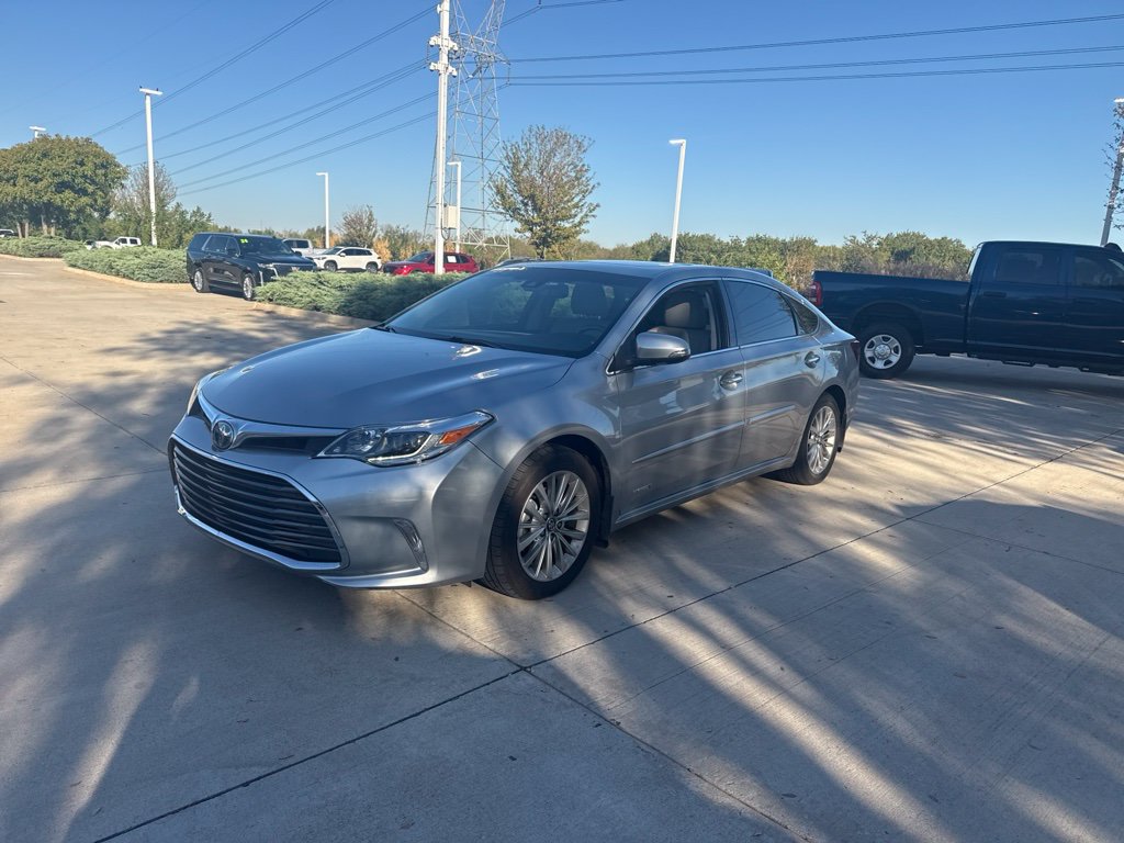 Used 2018 Toyota Avalon Limited FWD image 5