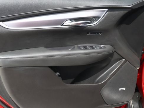 Certified 2024 Cadillac XT6 Luxury FWD image 20