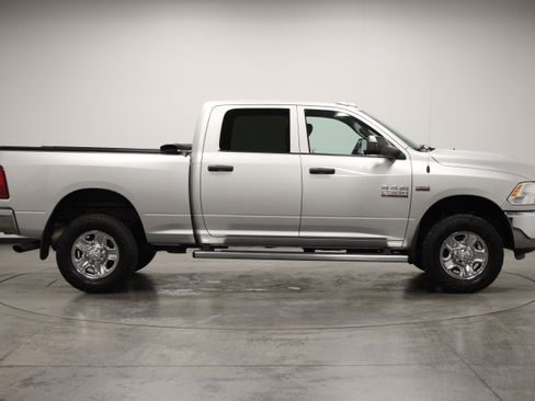 Used 2018 RAM 2500 Tradesman w/ Chrome Appearance Group AWD/4WD image 9