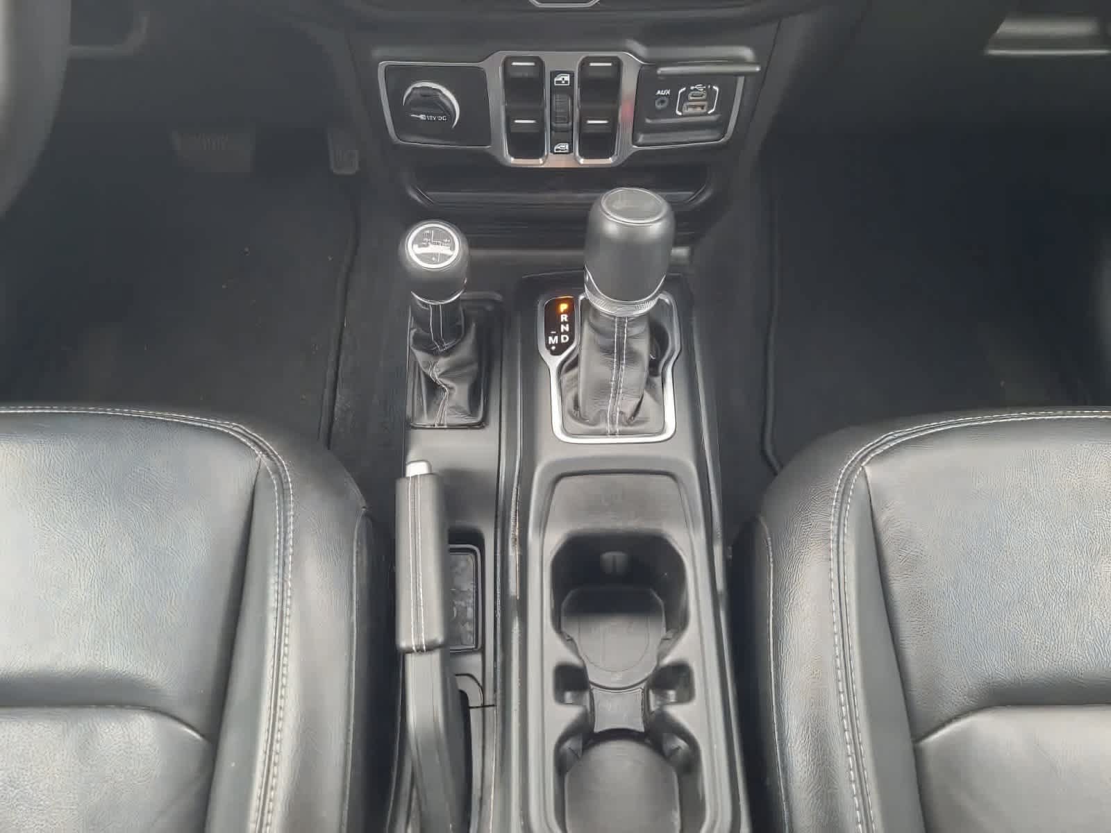 Used 2023 Jeep Wrangler Unlimited Sahara w/ Cold Weather Group AWD/4WD image 16