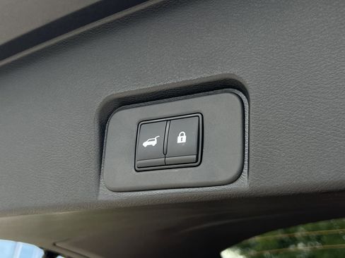 Used 2026 Nissan Rogue SV FWD image 25