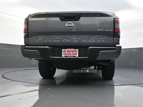 Used 2024 Nissan Frontier SV image 32