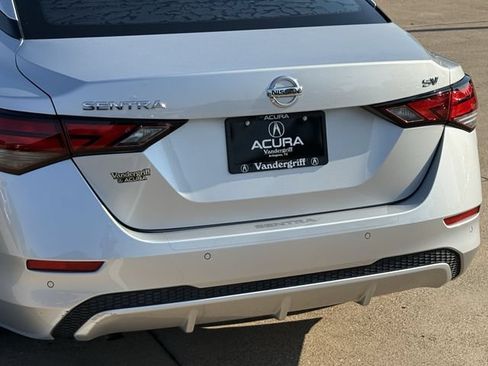 Used 2021 Nissan Sentra SV FWD image 6