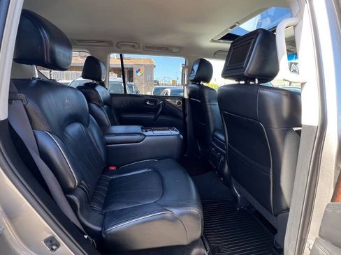 Used 2012 INFINITI QX56 2WD w/ Deluxe Touring Pkg image 17