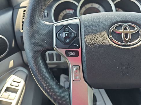 Used 2015 Toyota Tacoma PreRunner w/ TRD Sport Package image 17