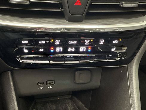 Used 2026 Buick Encore GX Avenir w/ Avenir Technology Package AWD/4WD image 22