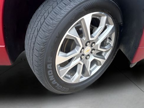 Used 2020 Chevrolet Traverse Premier FWD image 28