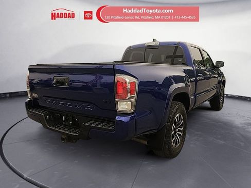Used 2022 Toyota Tacoma TRD Sport w/ TRD Premium Sport Package AWD/4WD image 6