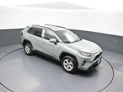 Certified 2020 Toyota RAV4 XLE w/ Convenience Package AWD/4WD image 37