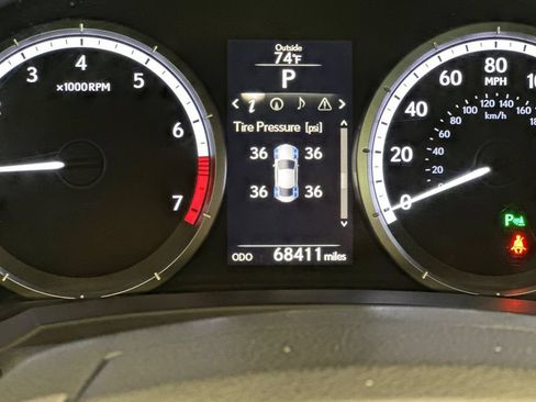 Used 2015 Lexus RC 350 w/ Luxury Package RWD image 27