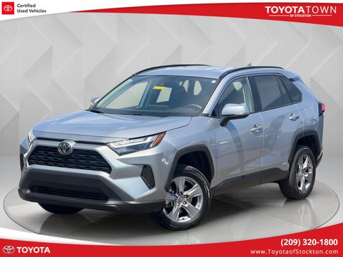 Certified 2025 Toyota RAV4 XLE AWD/4WD image 1