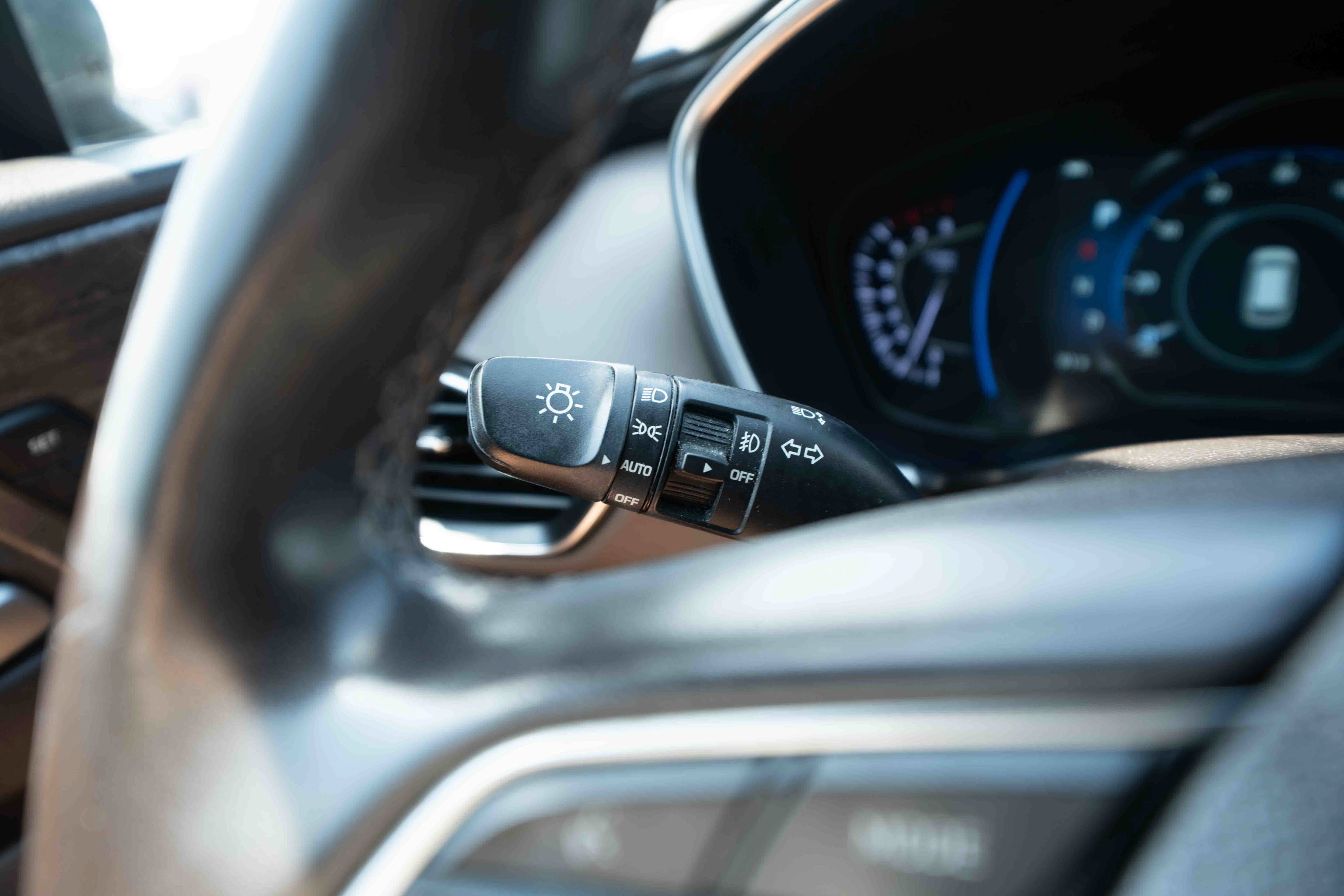 Used 2020 Hyundai Santa Fe Limited AWD/4WD image 13