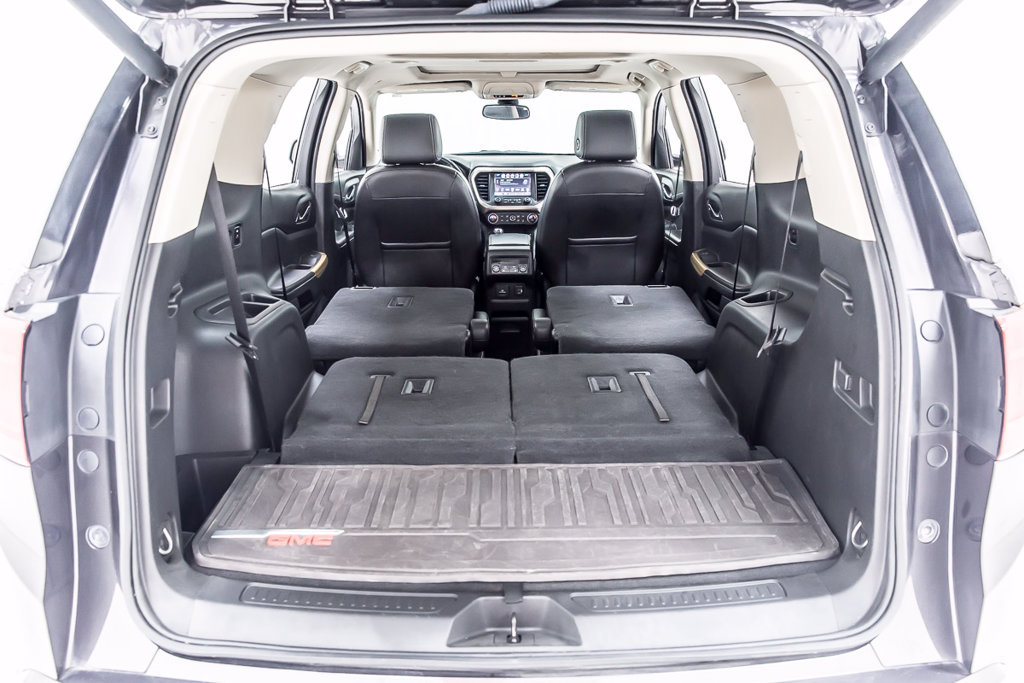 Used 2019 GMC Acadia Denali w/ Technology Package FWD image 36