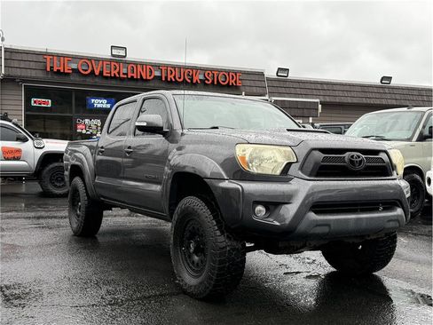 Used 2013 Toyota Tacoma 4x4 Double Cab w/ TRD Sport Pkg image 3