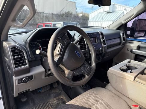 Used 2017 Ford F250 XLT image 9
