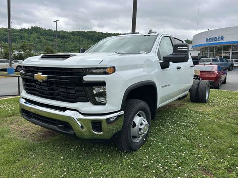 New 2026 Chevrolet Silverado 3500 W/T AWD/4WD image 7