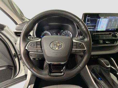 Used 2021 Toyota Highlander Platinum image 12