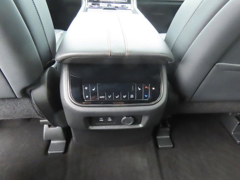 Used 2025 Nissan Armada PRO-4X w/ Pro-4X Premium Package AWD/4WD image 23