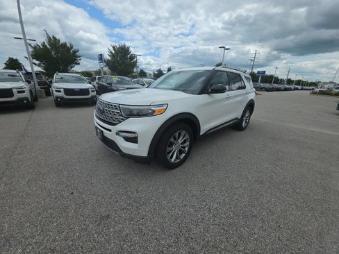 Used 2021 Ford Explorer Limited AWD/4WD image 3