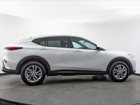 Used 2025 Buick Envista Preferred FWD image 9