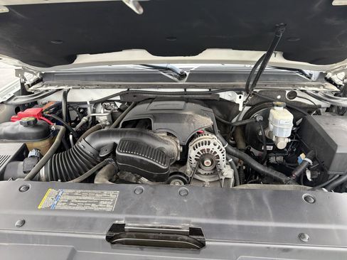 Used 2011 Chevrolet Avalanche LTZ image 31