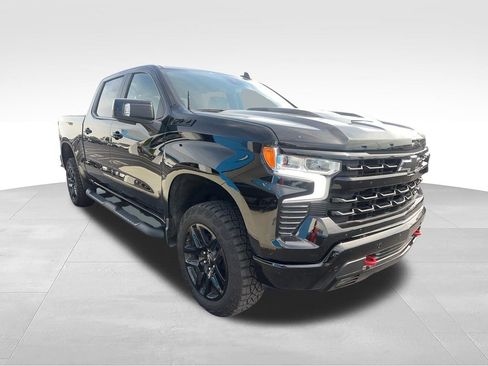 Used 2025 Chevrolet Silverado 1500 LT Trail Boss w/ LT Trail Boss Premium Package AWD/4WD image 17