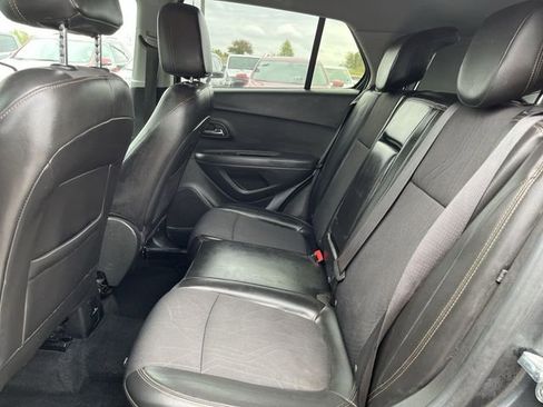 Used 2017 Chevrolet Trax LT w/ LT Convenience Package FWD image 25