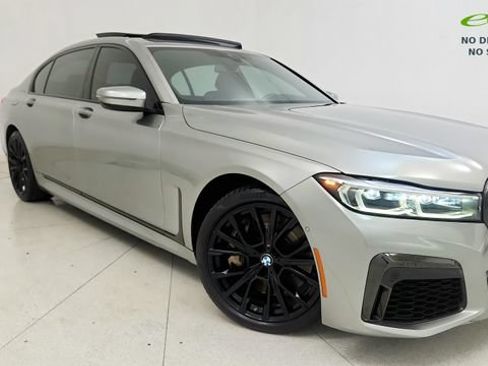 Used 2022 BMW 750i xDrive w/ M Sport Package AWD/4WD image 12