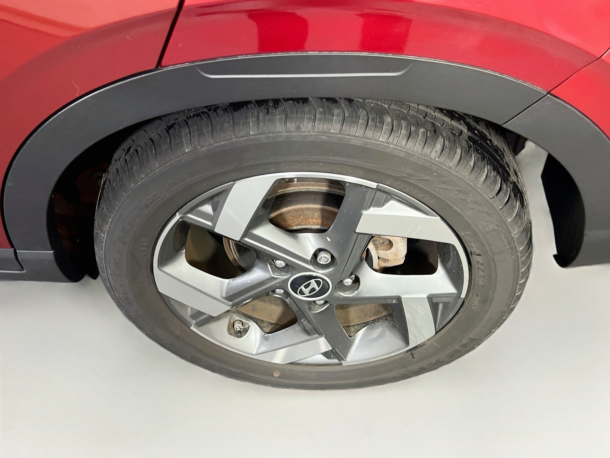Used 2024 Hyundai Venue SEL FWD image 29