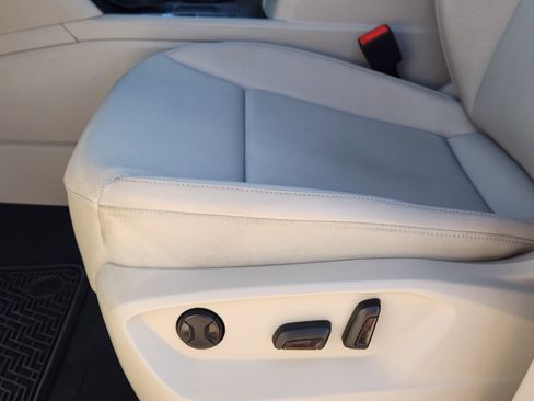 Used 2019 Volkswagen Atlas SE w/ Towing Package image 27