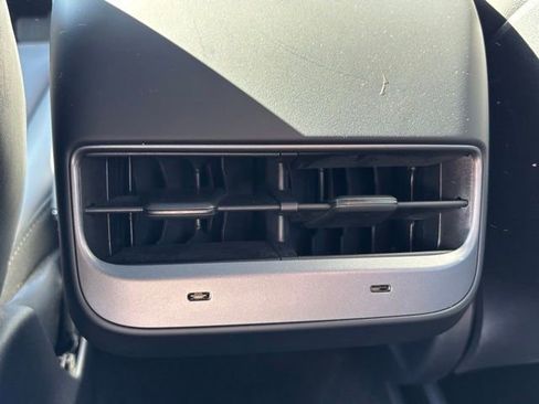 Used 2024 Tesla Model Y Long Range image 17