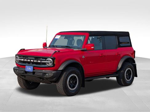 Certified 2023 Ford Bronco Outer Banks w/ Sasquatch Package AWD/4WD image 1