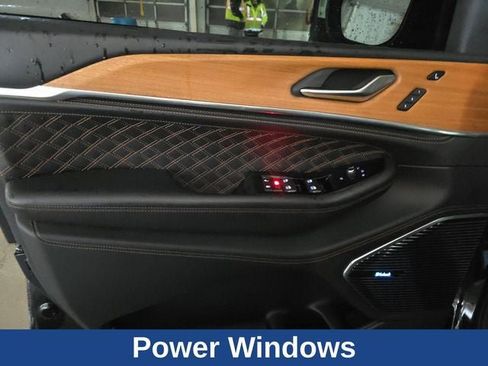 Used 2023 Jeep Grand Cherokee L Summit image 22