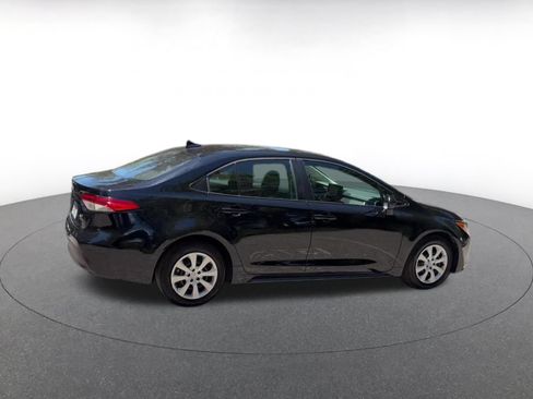 Used 2025 Toyota Corolla LE FWD image 12