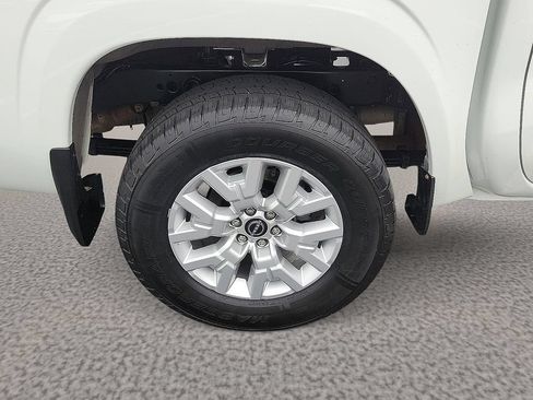 Used 2023 Nissan Frontier SV w/ SV Convenience Package AWD/4WD image 7