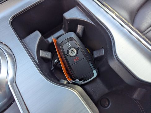 Used 2022 Ford Edge SEL image 19