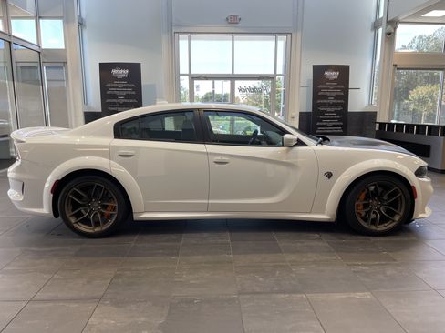 Used 2022 Dodge Charger SRT Hellcat RWD image 12