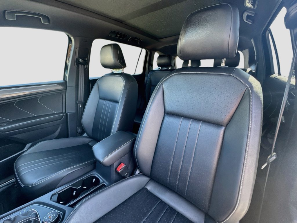 Used 2024 Volkswagen Tiguan SE R-Line AWD/4WD image 20
